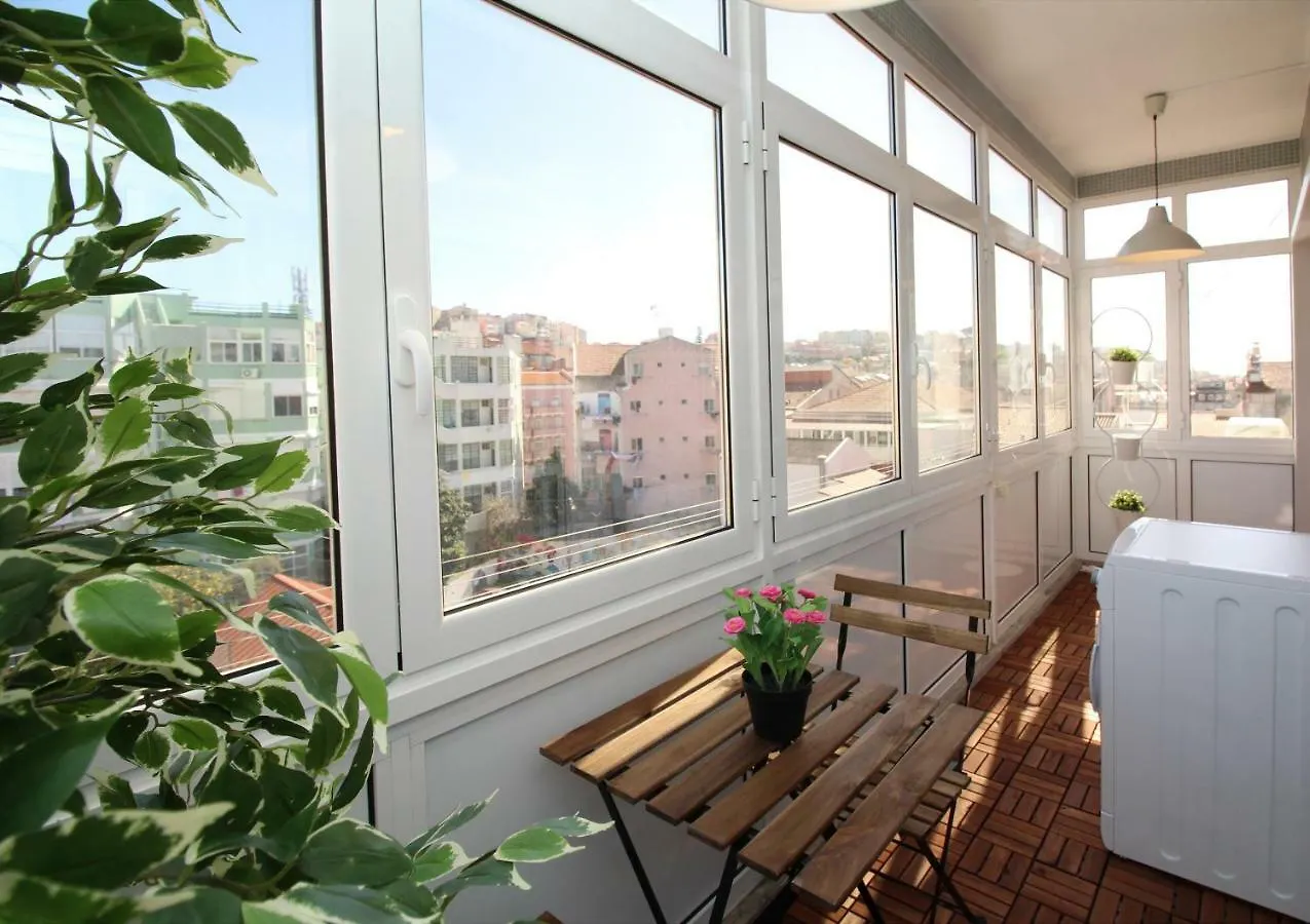 Poppy House In Anjos Apartment Lisbon Portugal