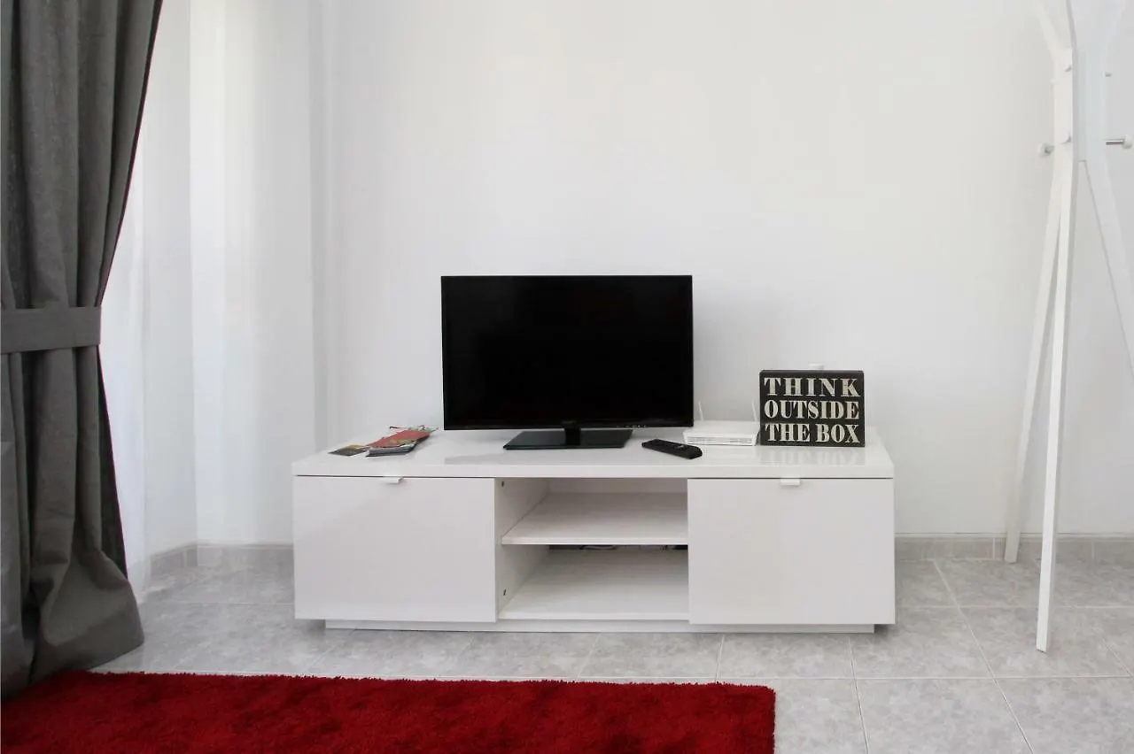 Poppy House In Anjos Apartment Lisbon