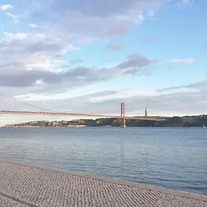 Apartment Tejo Location With River View, Lisbon