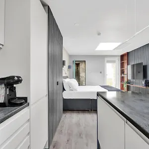 https://skyline-studios.brighton-hotels-england.com